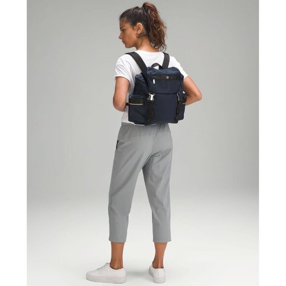 Lululemon Wunderlust Backpack 14L Navy Blue - Picture 16 of 16